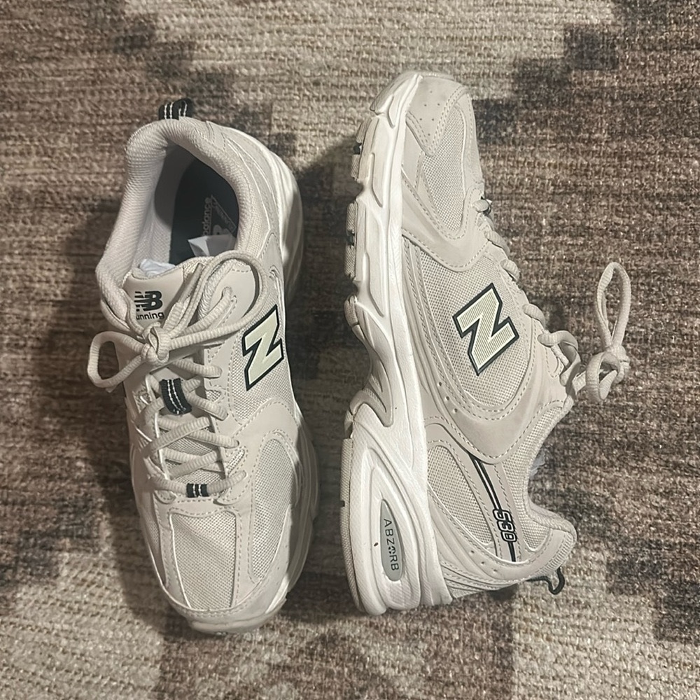 New Balance 530 Beige size 6.5